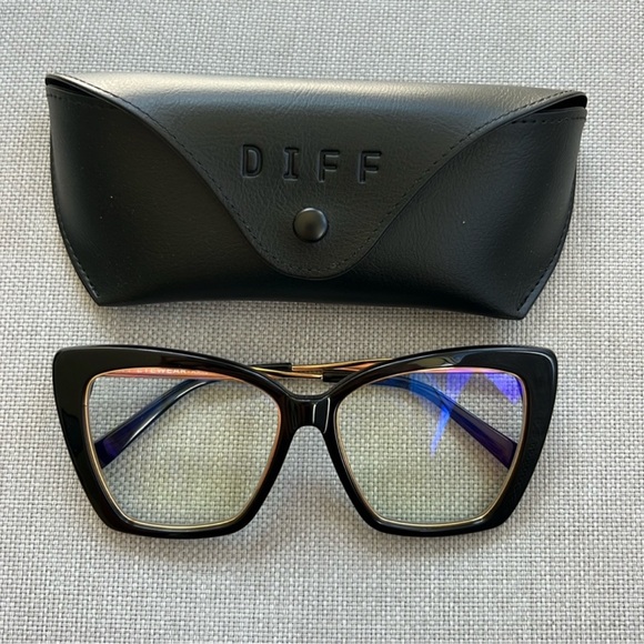 DIFF Becky IV blue light glasses (Black & Gold) - Picture 6 of 11